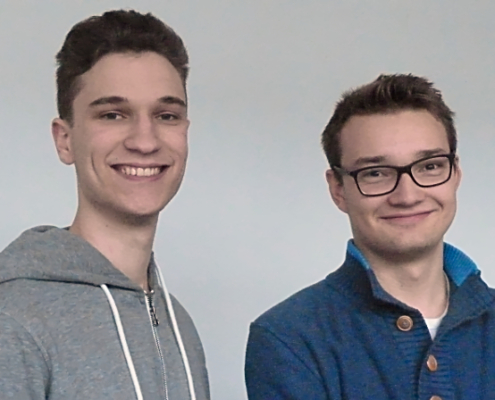Jungforscher mit Vision und Erfolg Die Jungforscher Leon Werner und Johann Liebeton, stolze Absolventen des preisgekrönten „Lemnaquatic“-Projekts, das von unserer Pflanzenbeleuchtung unterstützt wurde.